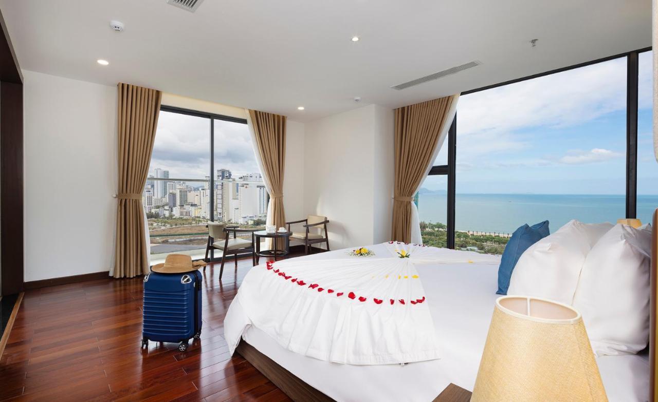 Miracle Luxury Nha Trang Hotel ภายนอก รูปภาพ