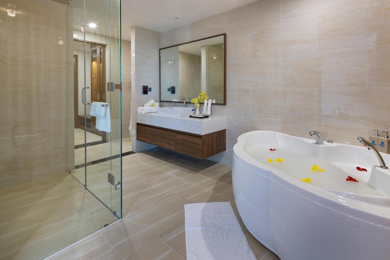 Miracle Luxury Nha Trang Hotel ภายนอก รูปภาพ