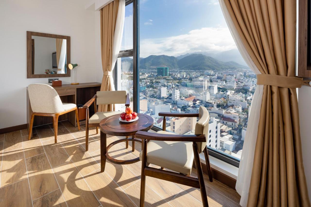 Miracle Luxury Nha Trang Hotel ภายนอก รูปภาพ