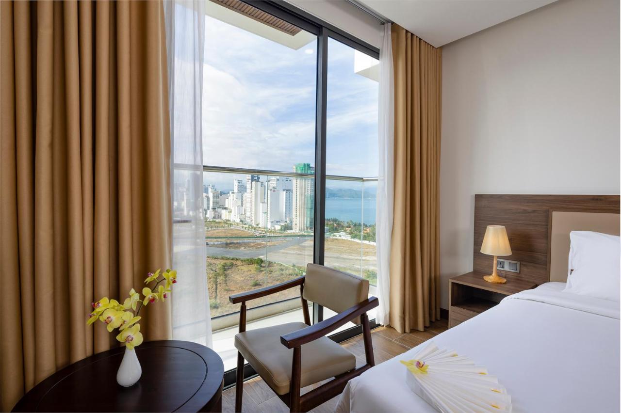 Miracle Luxury Nha Trang Hotel ภายนอก รูปภาพ