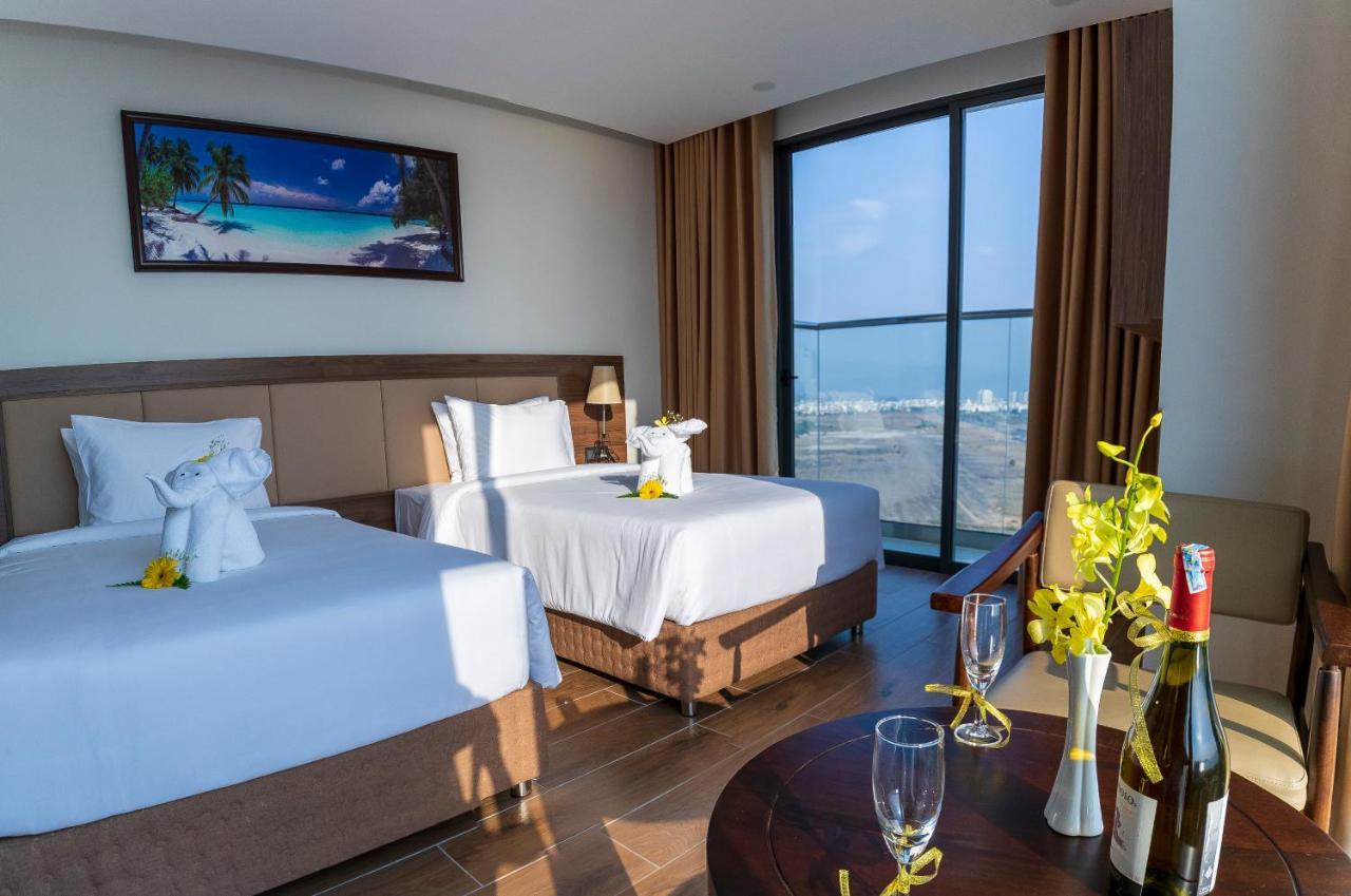 Miracle Luxury Nha Trang Hotel ภายนอก รูปภาพ
