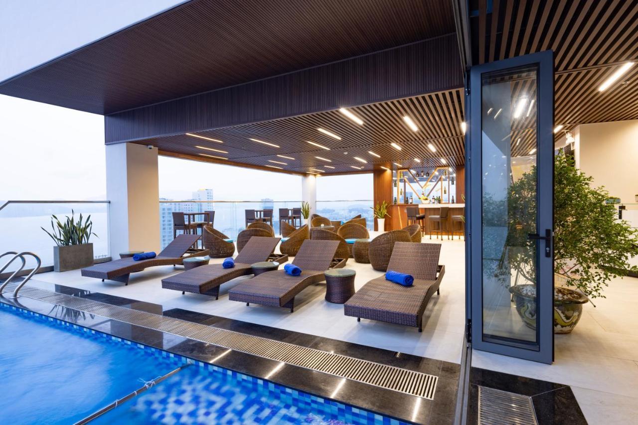 Miracle Luxury Nha Trang Hotel ภายนอก รูปภาพ