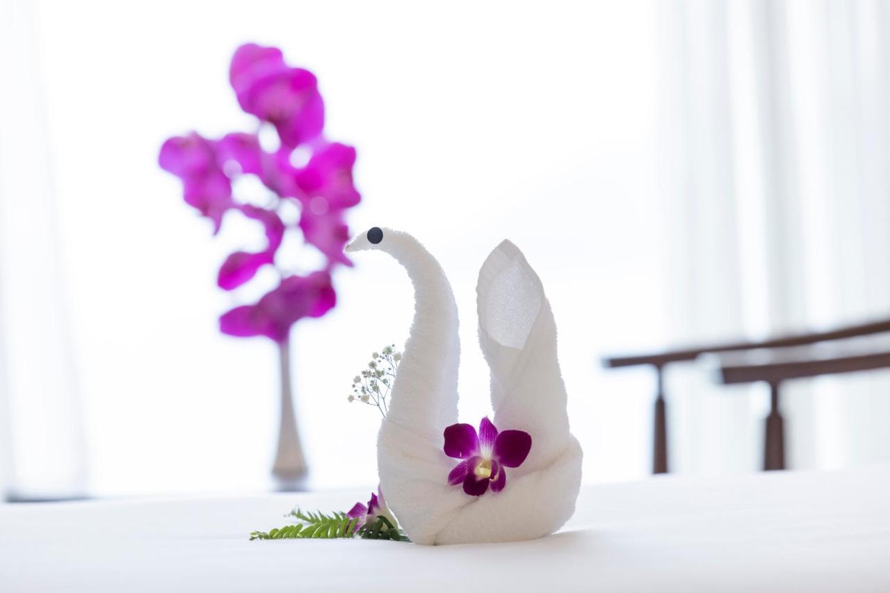 Miracle Luxury Nha Trang Hotel ภายนอก รูปภาพ